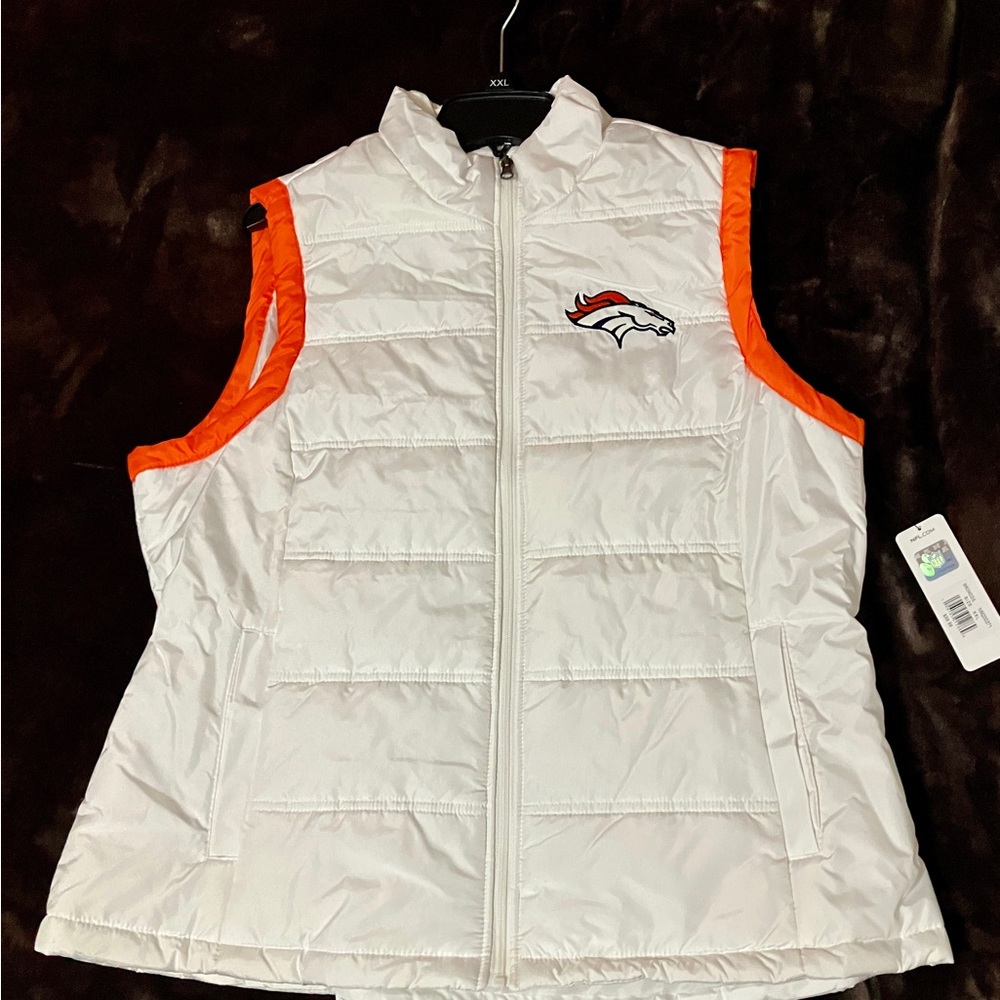 Women’s NWT Broncos vest